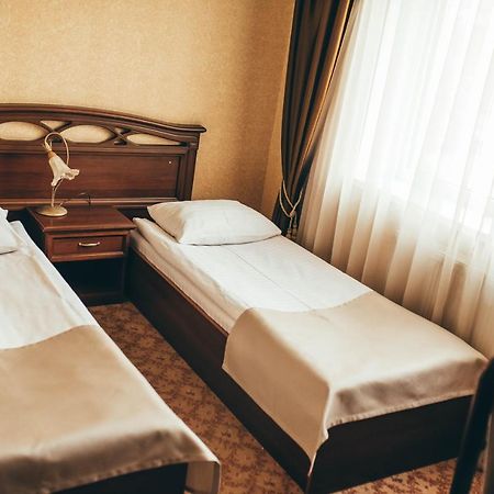 Hotel-Restaurant Lyube Plus Khmelʼnytsʼkyy Exteriér fotografie