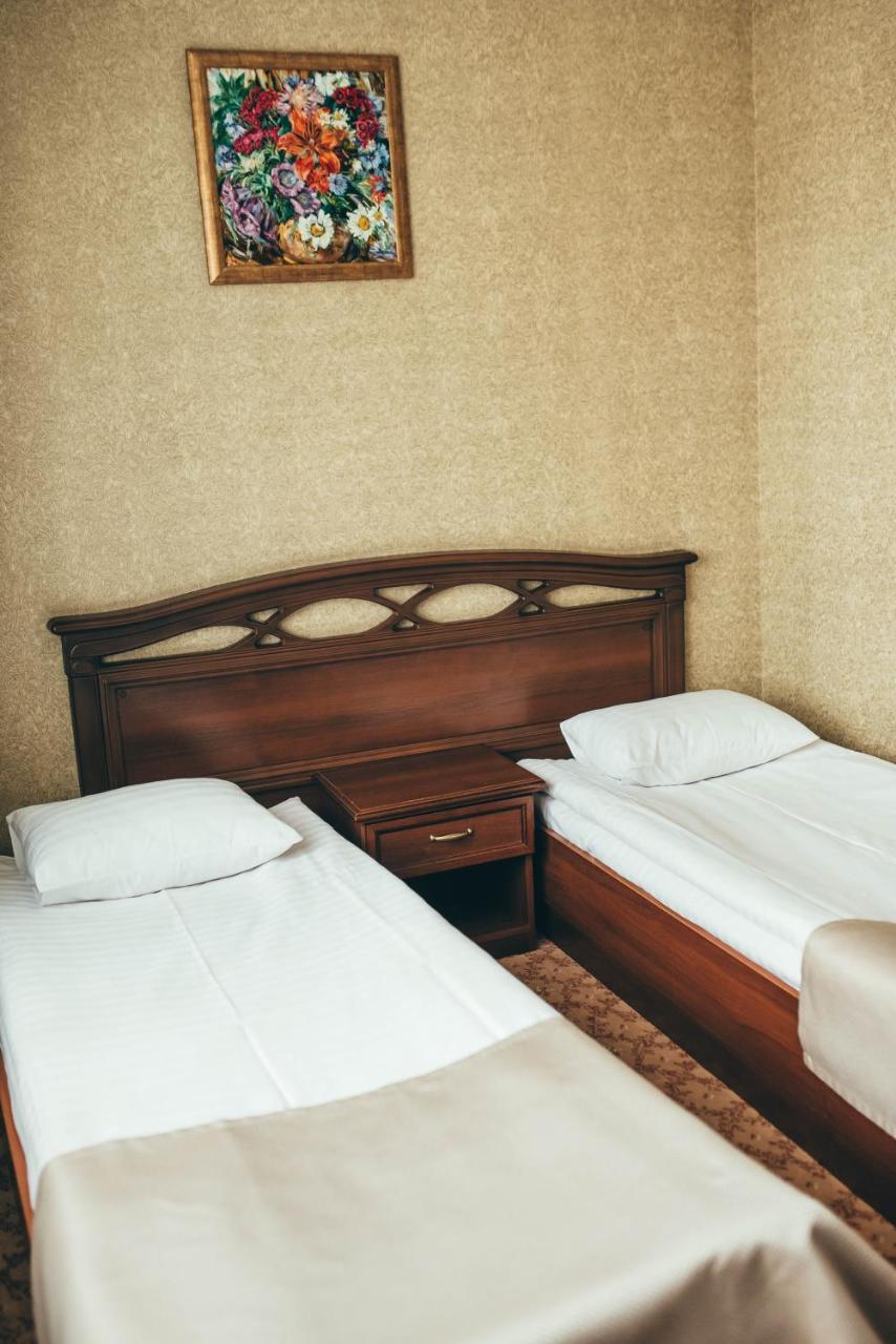 Hotel-Restaurant Lyube Plus Khmelʼnytsʼkyy Exteriér fotografie