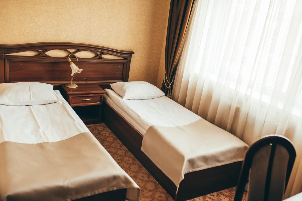 Hotel-Restaurant Lyube Plus Khmelʼnytsʼkyy Exteriér fotografie